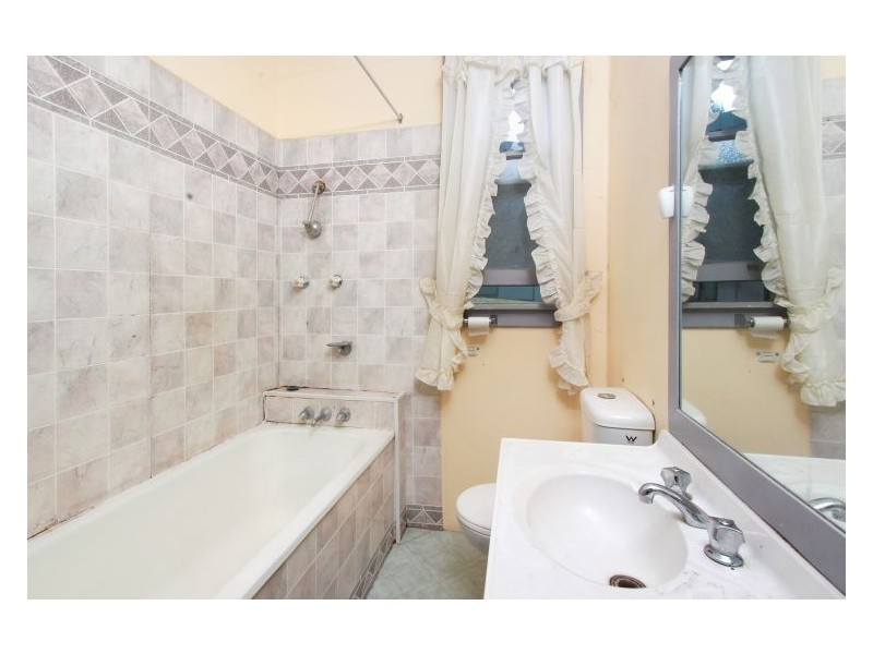 25 Charlton Road, Lalor Park NSW 2147