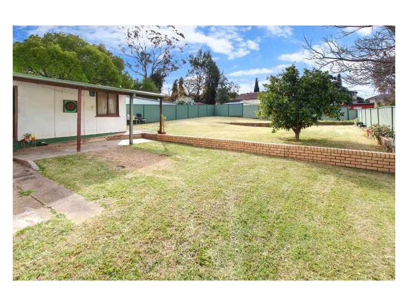 25 Charlton Road, Lalor Park NSW 2147