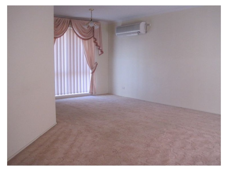 House 8a Edgeware Road,, Prospect NSW 2148