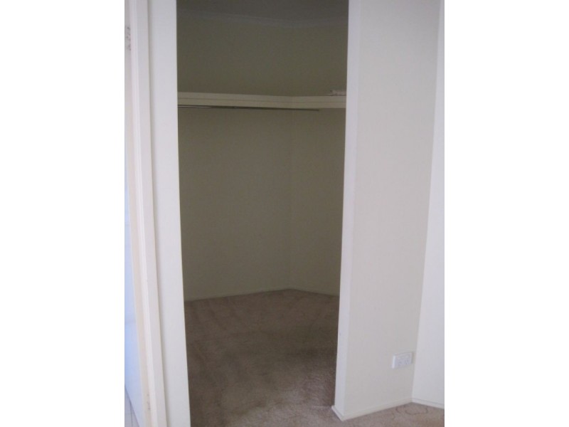 House 8a Edgeware Road,, Prospect NSW 2148