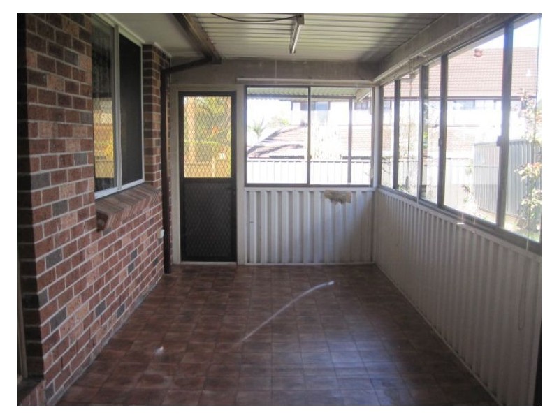 House 8a Edgeware Road,, Prospect NSW 2148