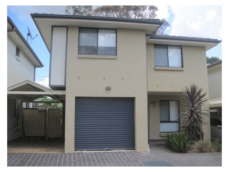 Townhouse 5/2 Chester Street, Blacktown NSW 2148