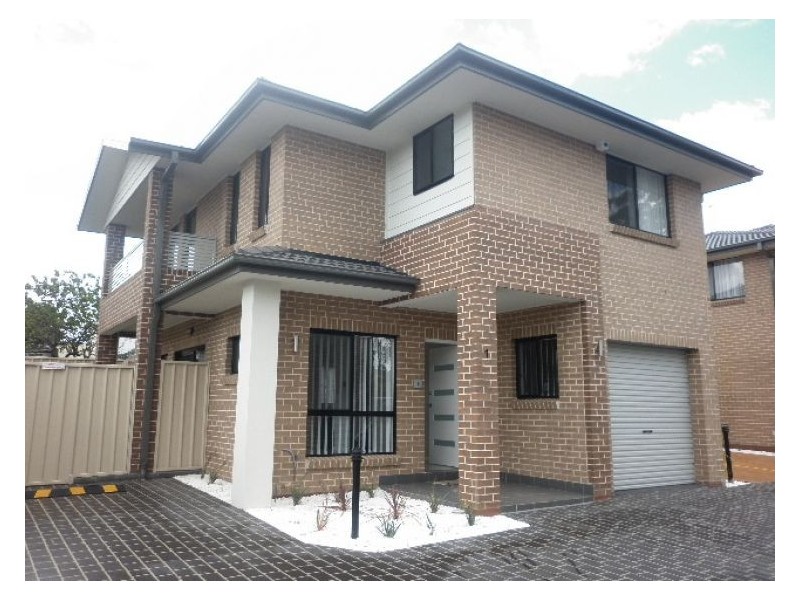 Duplex 1/4 Newton Road, Blacktown NSW 2148