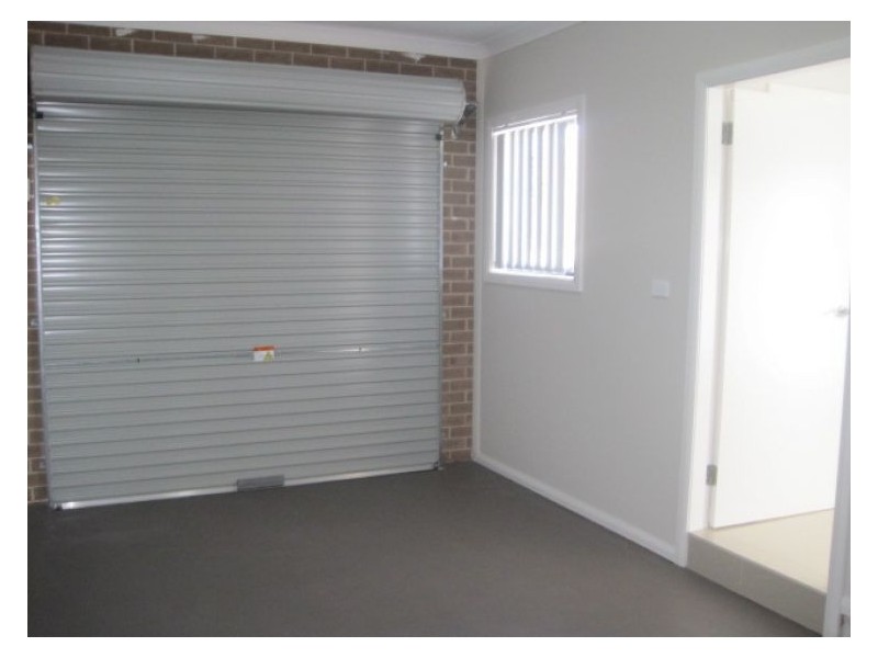 Duplex 1/4 Newton Road, Blacktown NSW 2148