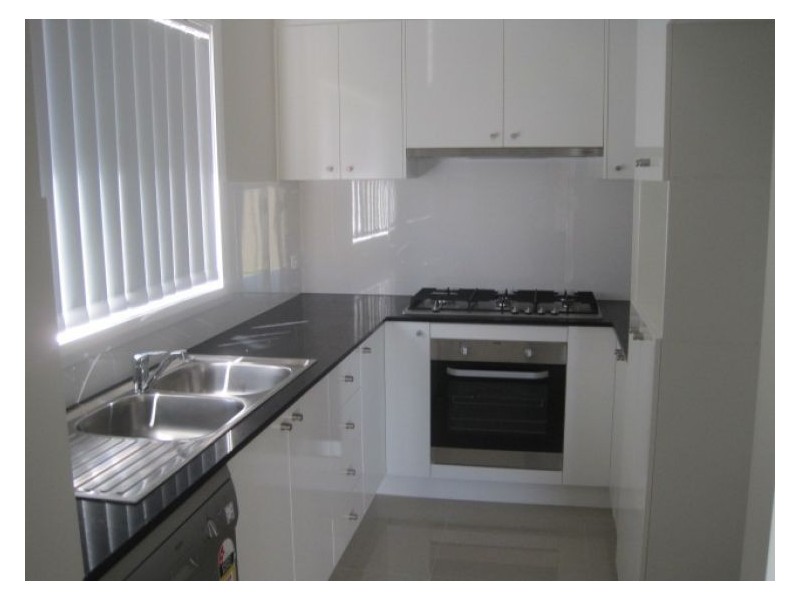 Duplex 1/4 Newton Road, Blacktown NSW 2148