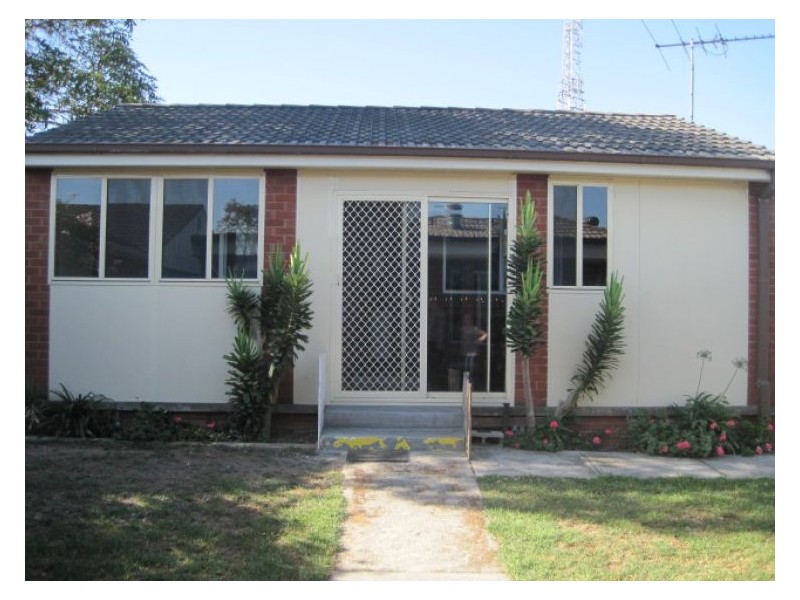 Granny Flat 12a Emerald Road, Seven Hills NSW 2147