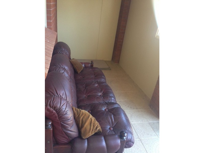 Granny Flat 12a Emerald Road, Seven Hills NSW 2147