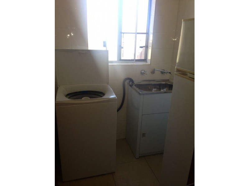 Granny Flat 12a Emerald Road, Seven Hills NSW 2147