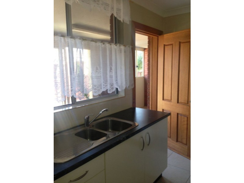 Granny Flat 12a Emerald Road, Seven Hills NSW 2147