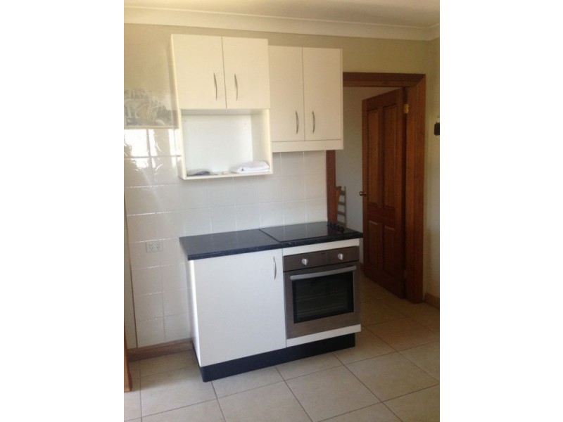 Granny Flat 12a Emerald Road, Seven Hills NSW 2147