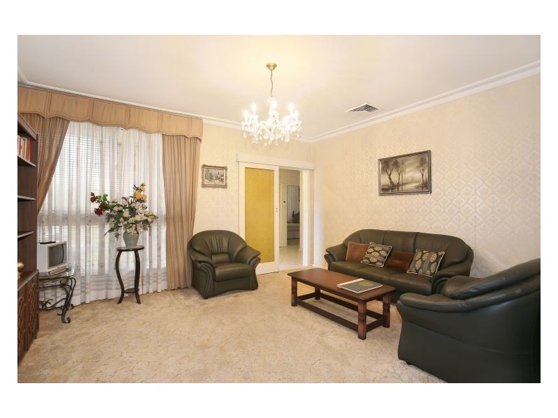 11 Topaz Crescent, Seven Hills NSW 2147