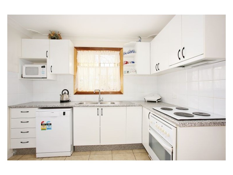 House 32 Warrimoo Drive, Quakers Hill NSW 2763