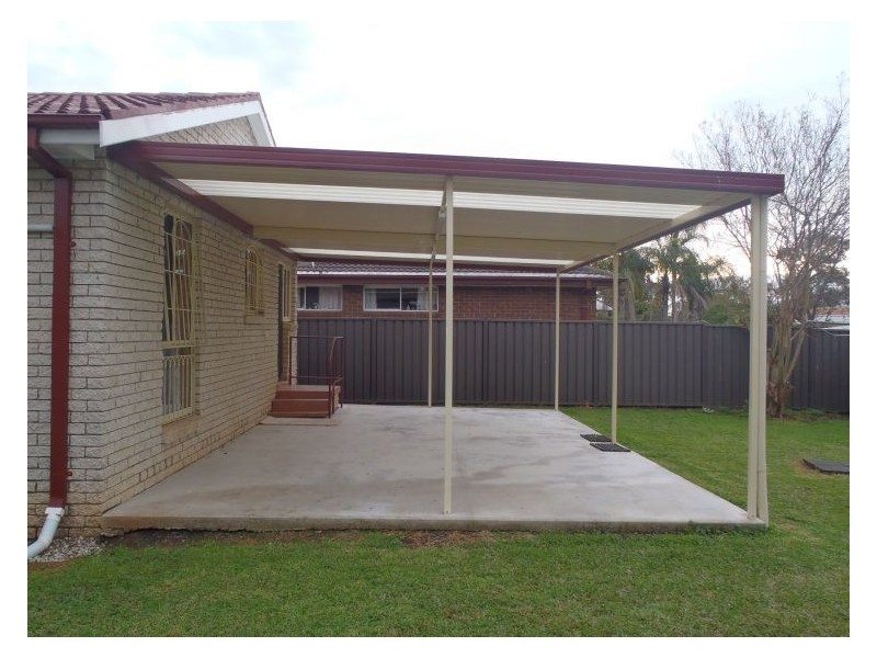 House 32 Warrimoo Drive, Quakers Hill NSW 2763