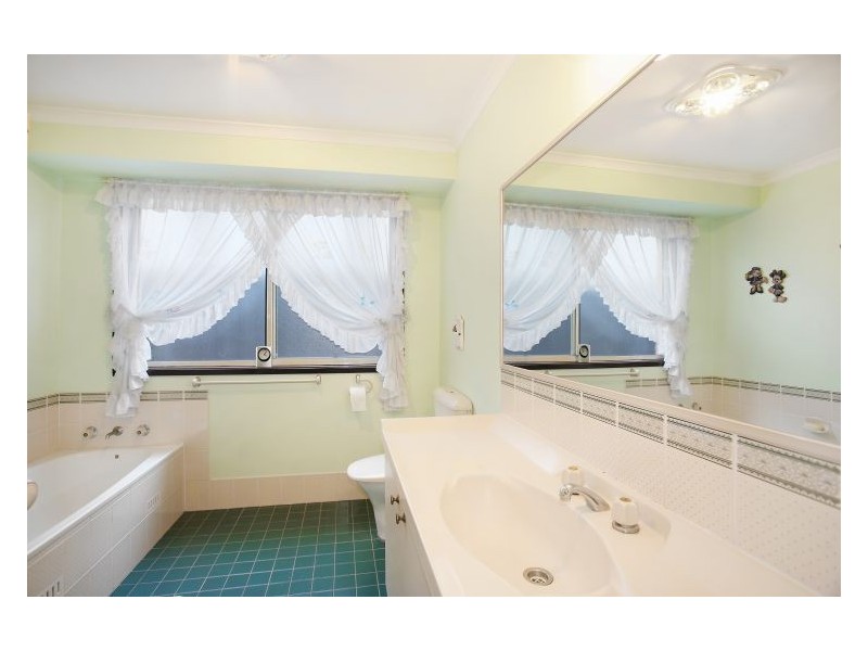 79 Cowley Crescent, Prospect NSW 2148