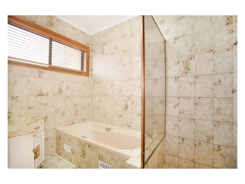 17 Veronica Crescent, Seven Hills NSW 2147