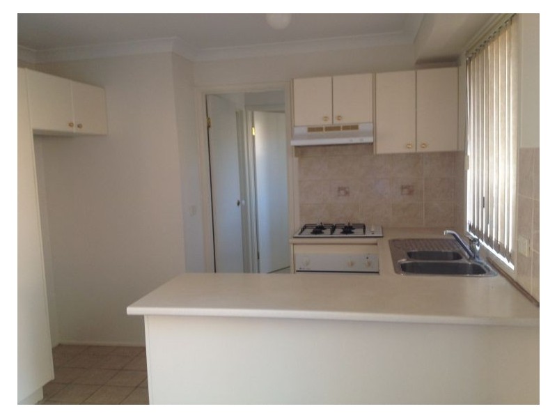 Townhouse 10d Douglas Road, Blacktown NSW 2148