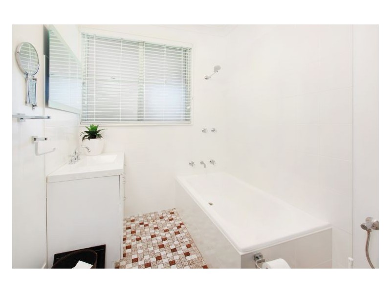 4 Fourth Avenue, Seven Hills NSW 2147