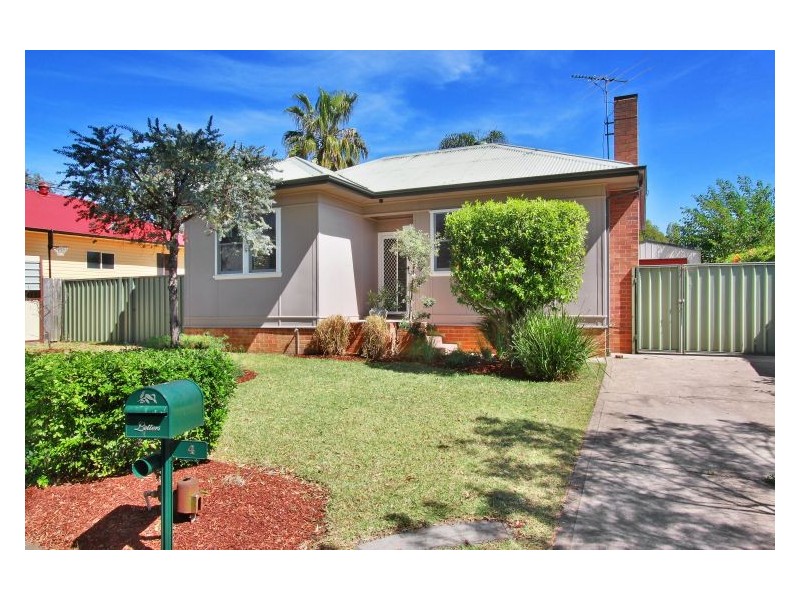 4 Fourth Avenue, Seven Hills NSW 2147