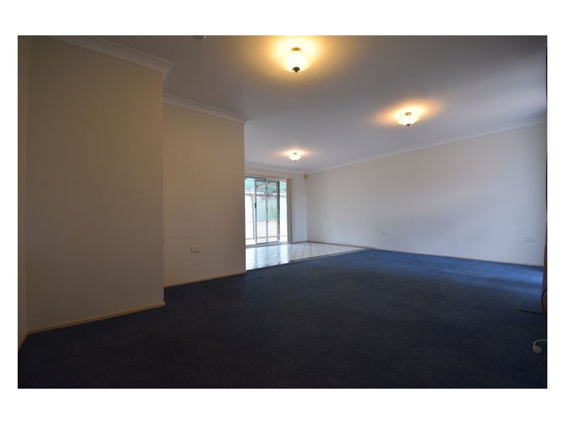 House 43 Hampton Crescent, Prospect NSW 2148