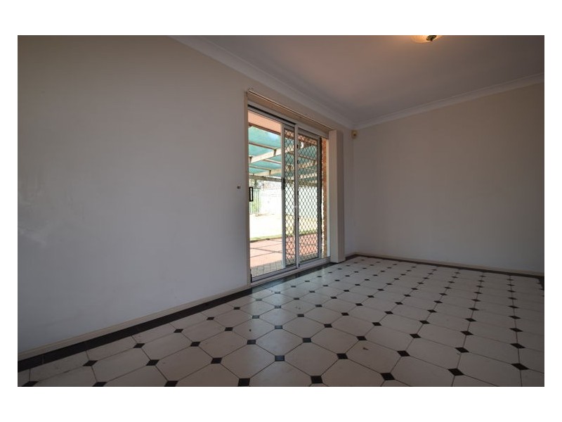 House 43 Hampton Crescent, Prospect NSW 2148