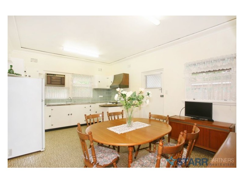 House 185 Flushcombe Road, Blacktown NSW 2148