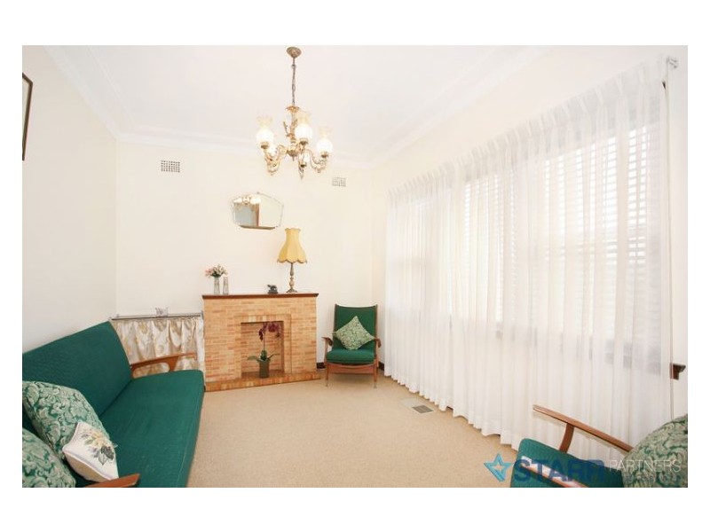 House 185 Flushcombe Road, Blacktown NSW 2148