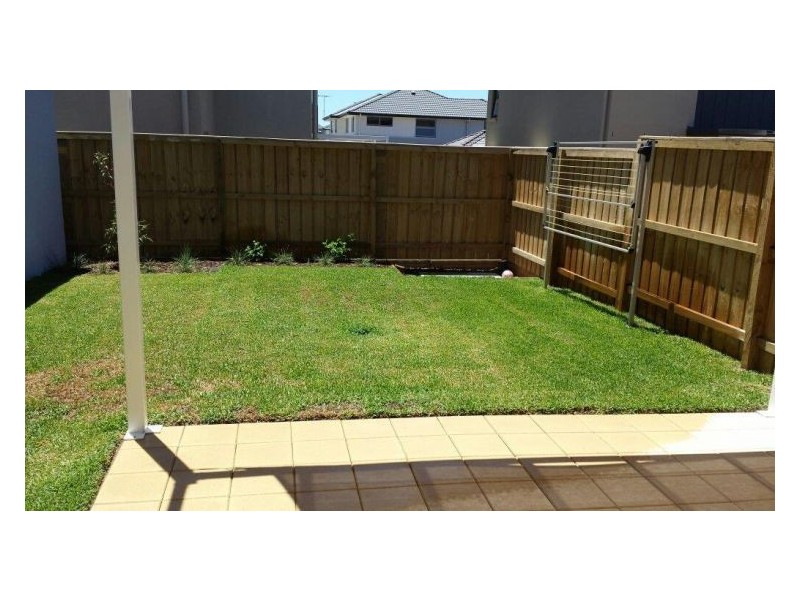 Townhouse 18 Kelby Street, The Ponds NSW 2769