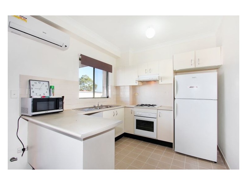 24/11-13 Fourth Avenue, Blacktown NSW 2148