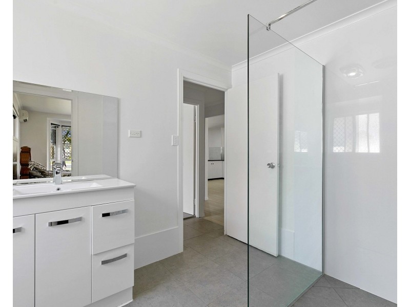 125 Burrum Street, Burrum Heads QLD 4659