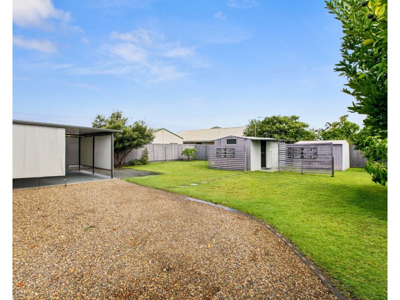 33 Beach Drive, Burrum Heads QLD 4659