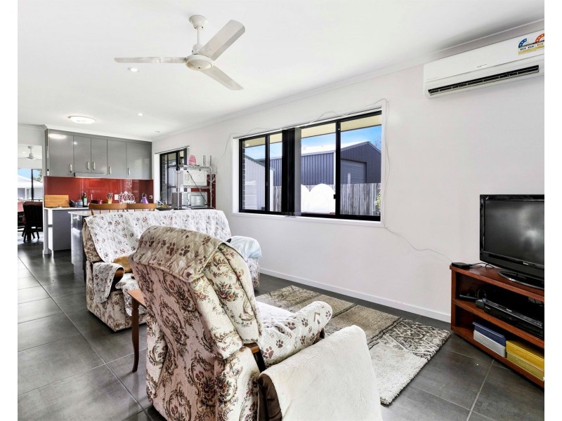 52 Beach Drive, Burrum Heads QLD 4659