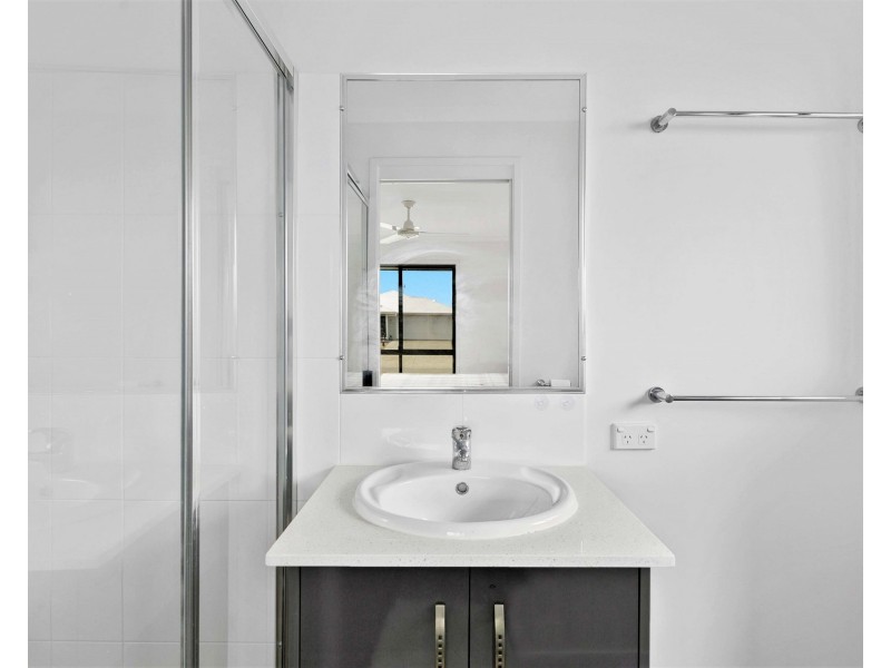 52 Beach Drive, Burrum Heads QLD 4659
