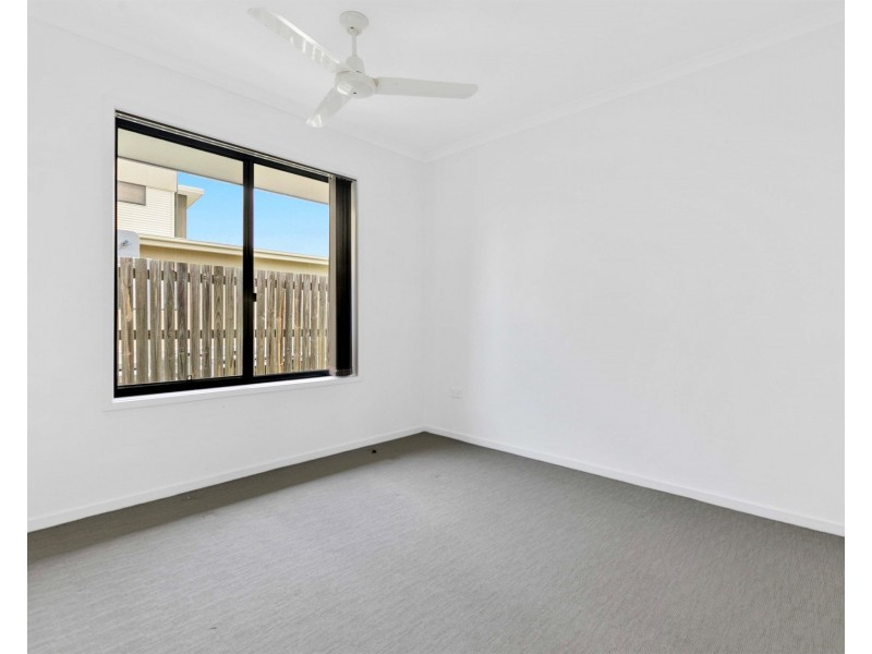 52 Beach Drive, Burrum Heads QLD 4659