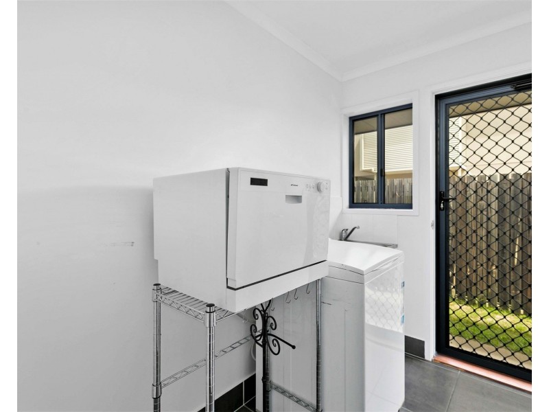52 Beach Drive, Burrum Heads QLD 4659