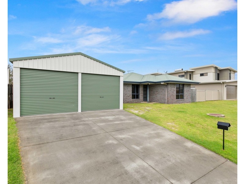 52 Beach Drive, Burrum Heads QLD 4659