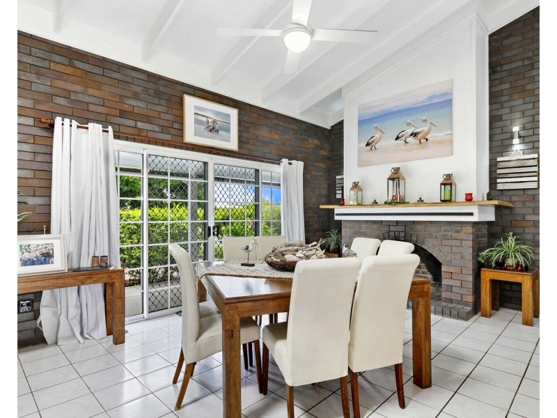 35 Beach Drive, Burrum Heads QLD 4659