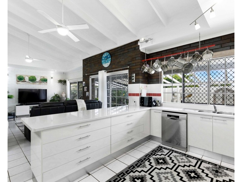 35 Beach Drive, Burrum Heads QLD 4659
