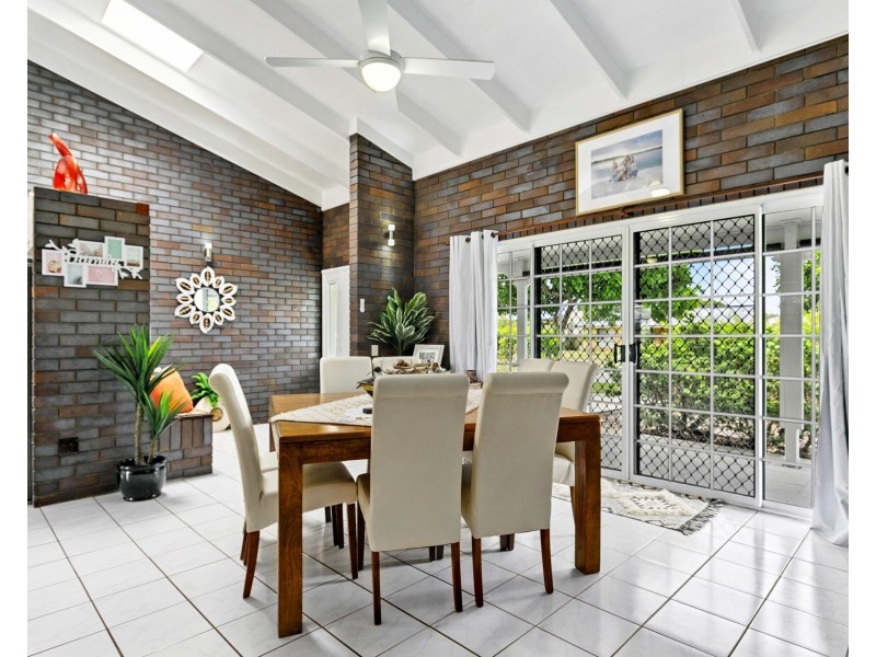 35 Beach Drive, Burrum Heads QLD 4659