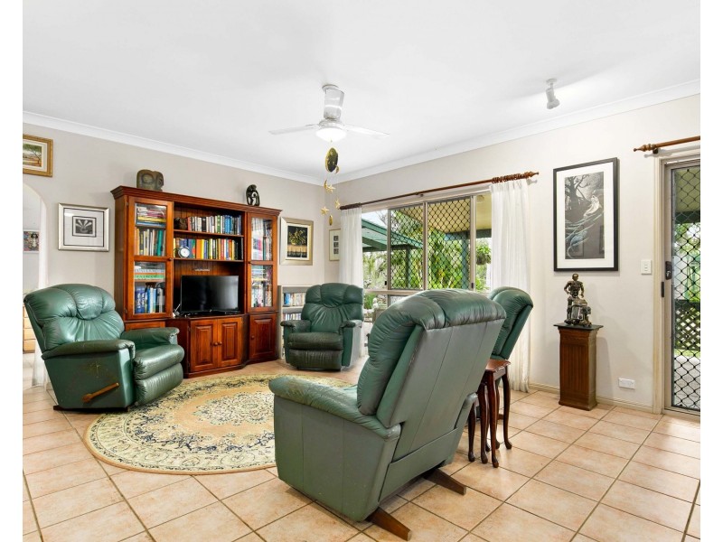 319 The Yachtsmans Drive, Burrum River QLD 4659