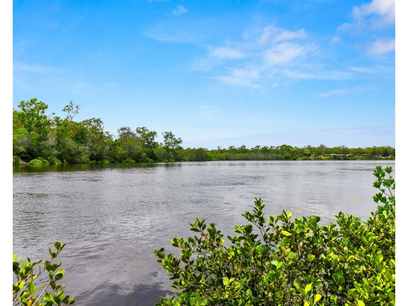 319 The Yachtsmans Drive, Burrum River QLD 4659