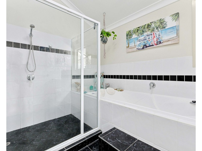 5-7 Rosslyn Drive, Burrum Heads QLD 4659