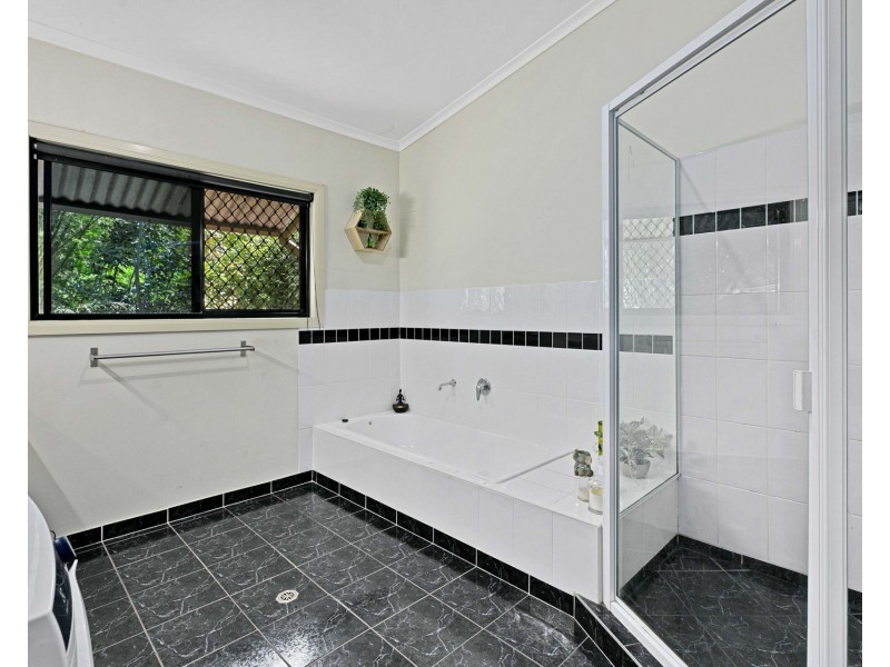 5-7 Rosslyn Drive, Burrum Heads QLD 4659