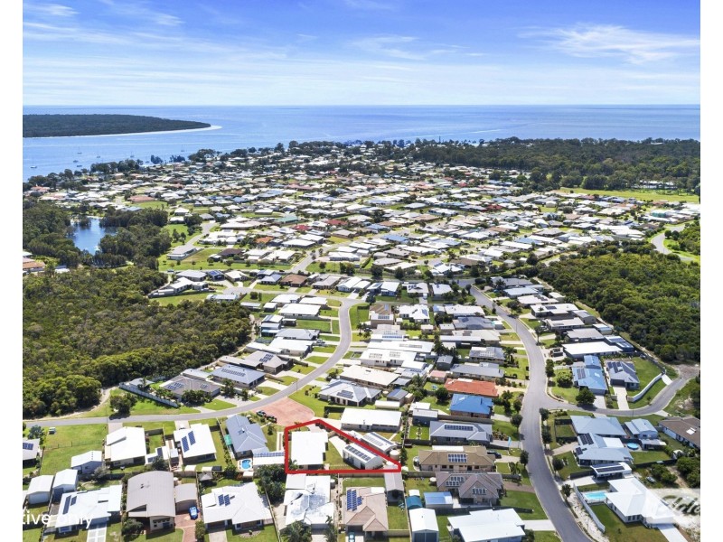 16 Tulipwood Drive, Burrum Heads QLD 4659