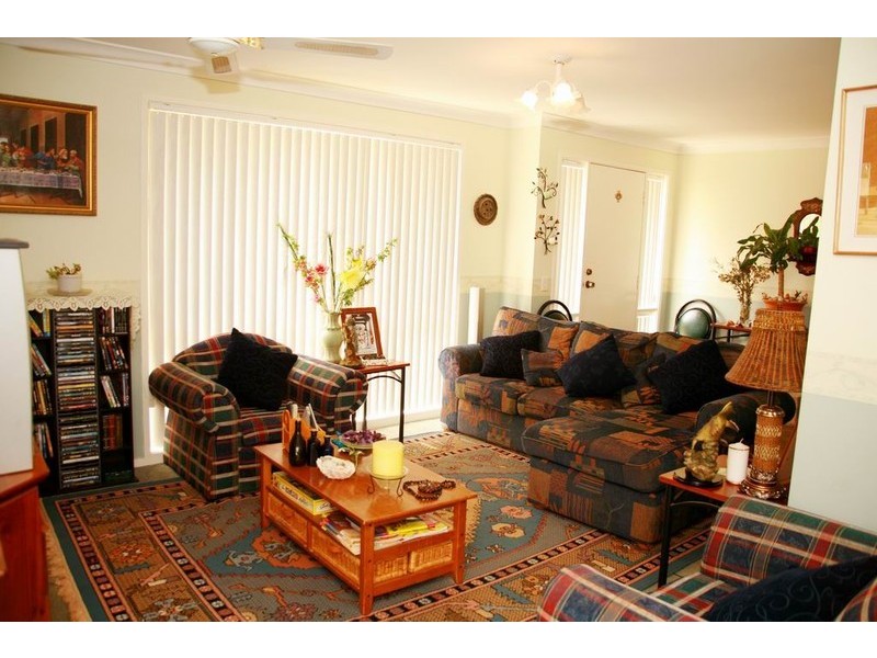 21 Falstaff Place, Rosemeadow NSW 2560