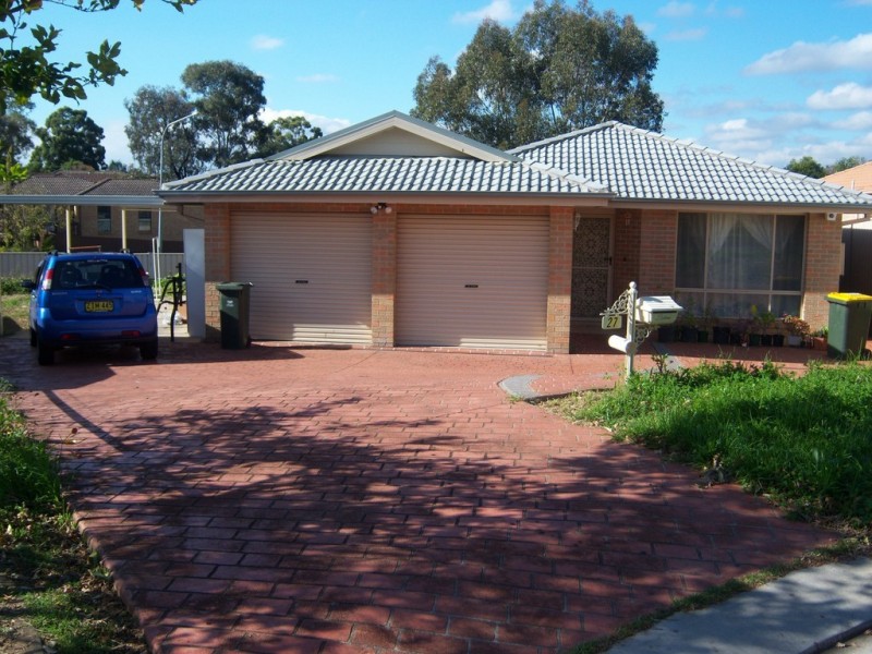 27 Lerwick Place, St Andrews NSW 2566