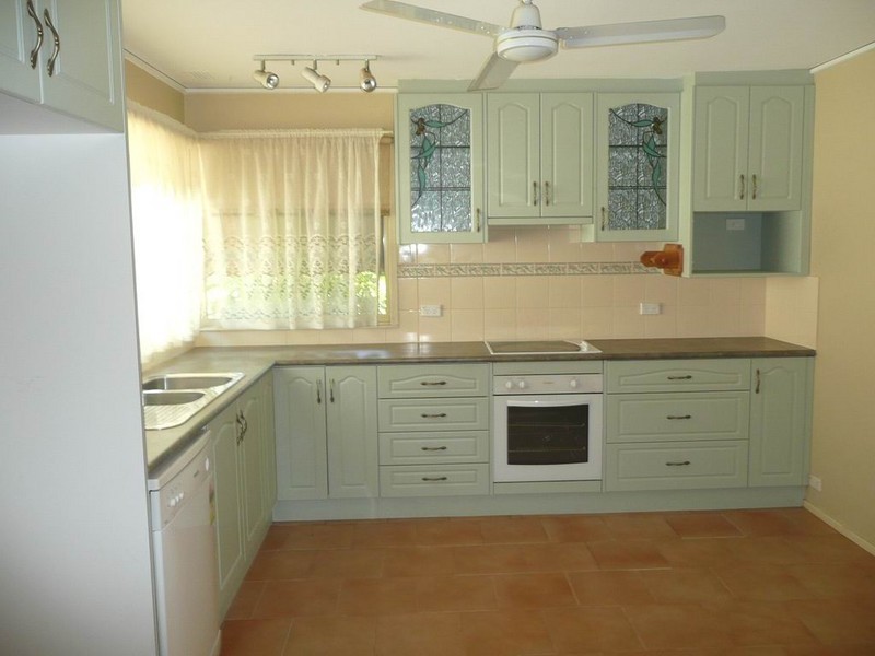 10 Kullaroo Ave, Bradbury NSW 2560