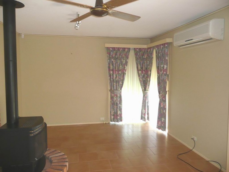 10 Kullaroo Ave, Bradbury NSW 2560