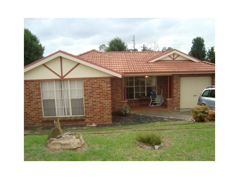 3 Portia Place, Rosemeadow NSW 2560