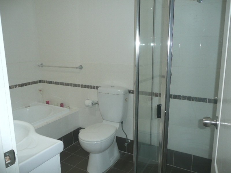 3/13 Chamberlain Street, Campbelltown NSW 2560