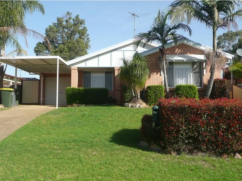 7 Spence Place, St Helens Park NSW 2560